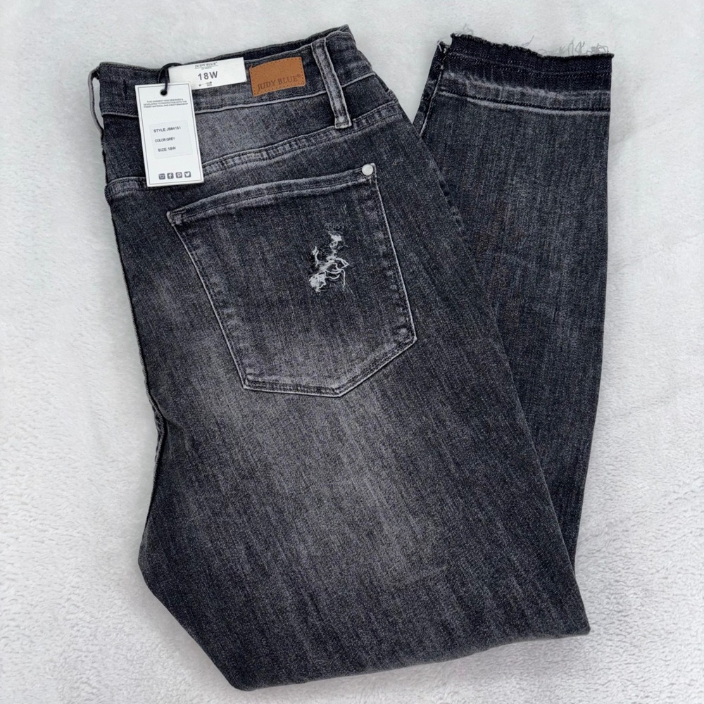 Judy Blue 18W Grey Distressed Mid Rise Skinny Fit Raw Hem Jeans JB84151 NWT